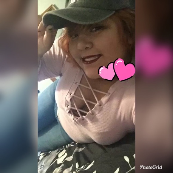 Meet your Posher, Fia’s - Picture 1 of 1